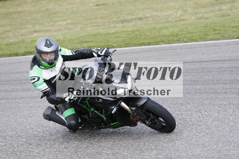 /Archiv-2025/09 22.04.2025 Cornu Master School ADR/rot-rouge/15